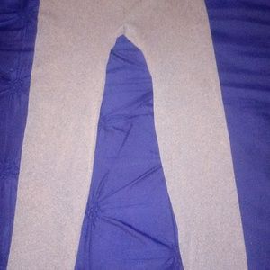 Light grey leggings
